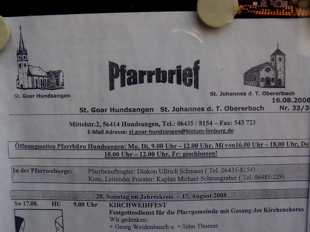 St. Johannes
die katholische Kirche St. Goar ist eine der wenigen Kirchen im Westerwald,
die den Friedhof noch dabei hat (07/08)



Kirche