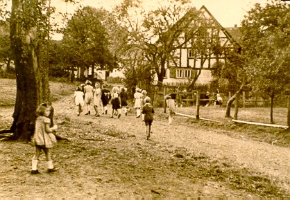 alter Schulhof 1930er